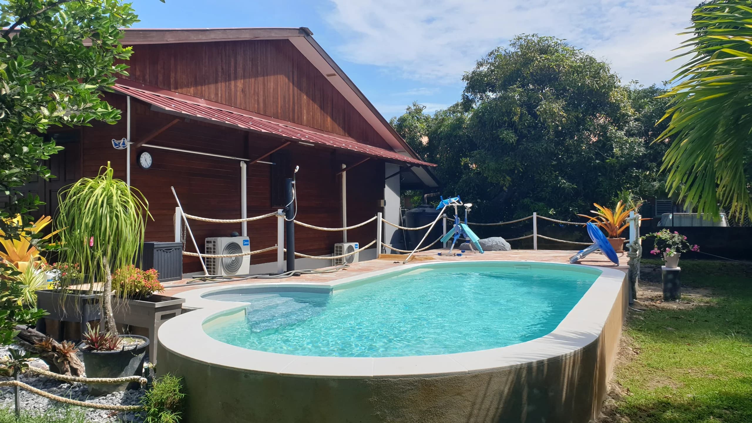 Piscine sur mesure réalisée par C KMER Building au Cameroun — 3