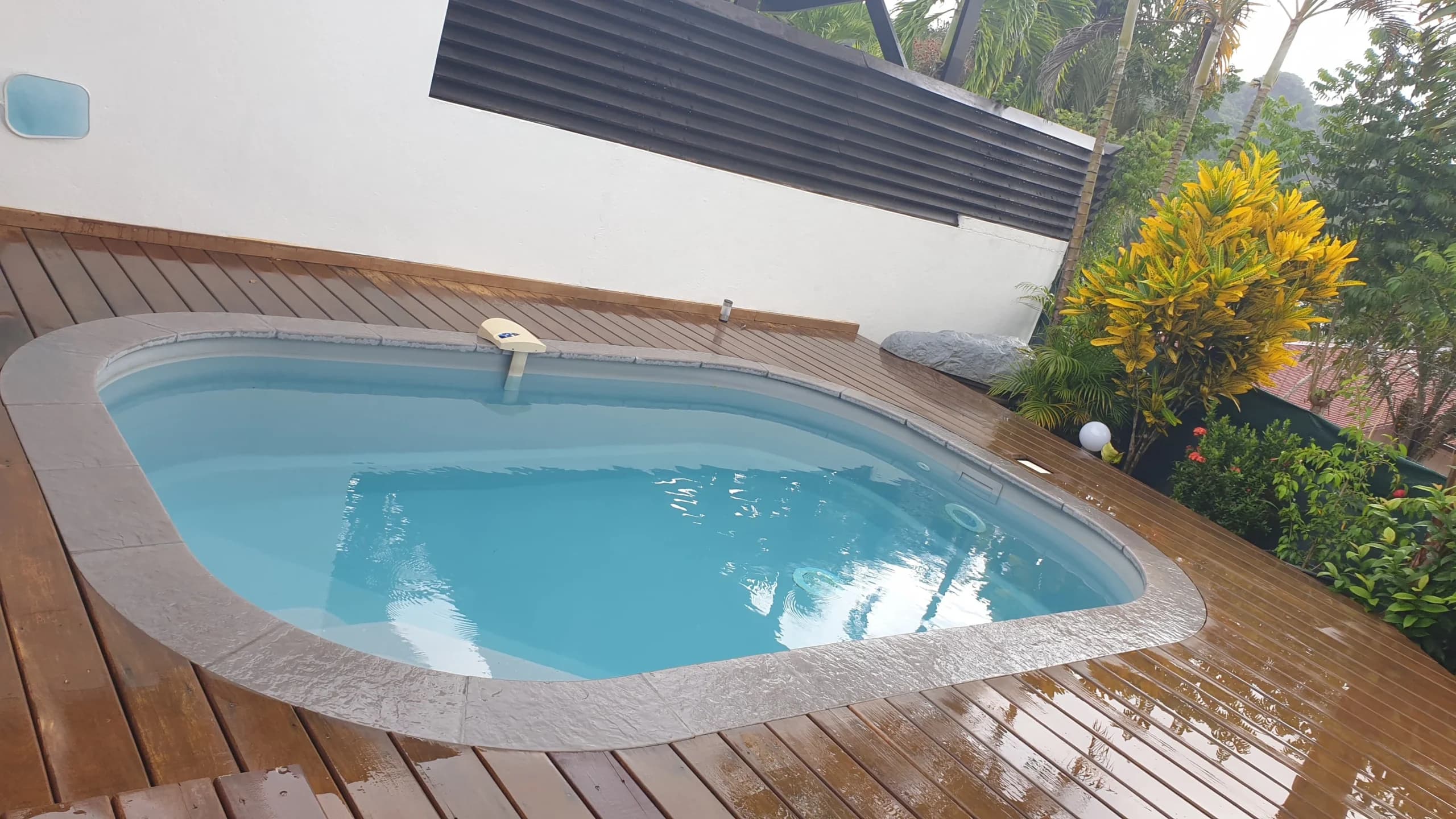 Piscine sur mesure réalisée par C KMER Building au Cameroun — 5